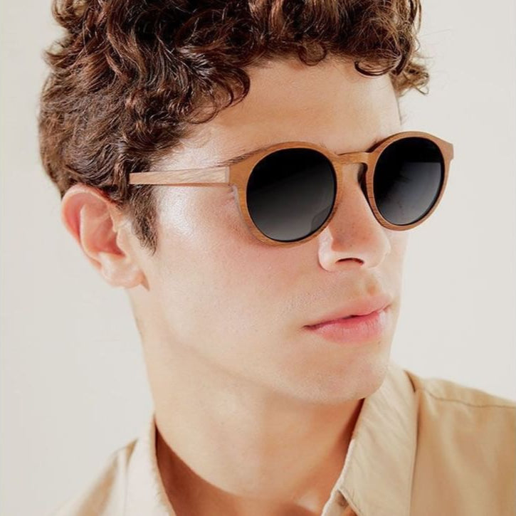 Elli Nut em modelo com rosto pequeno