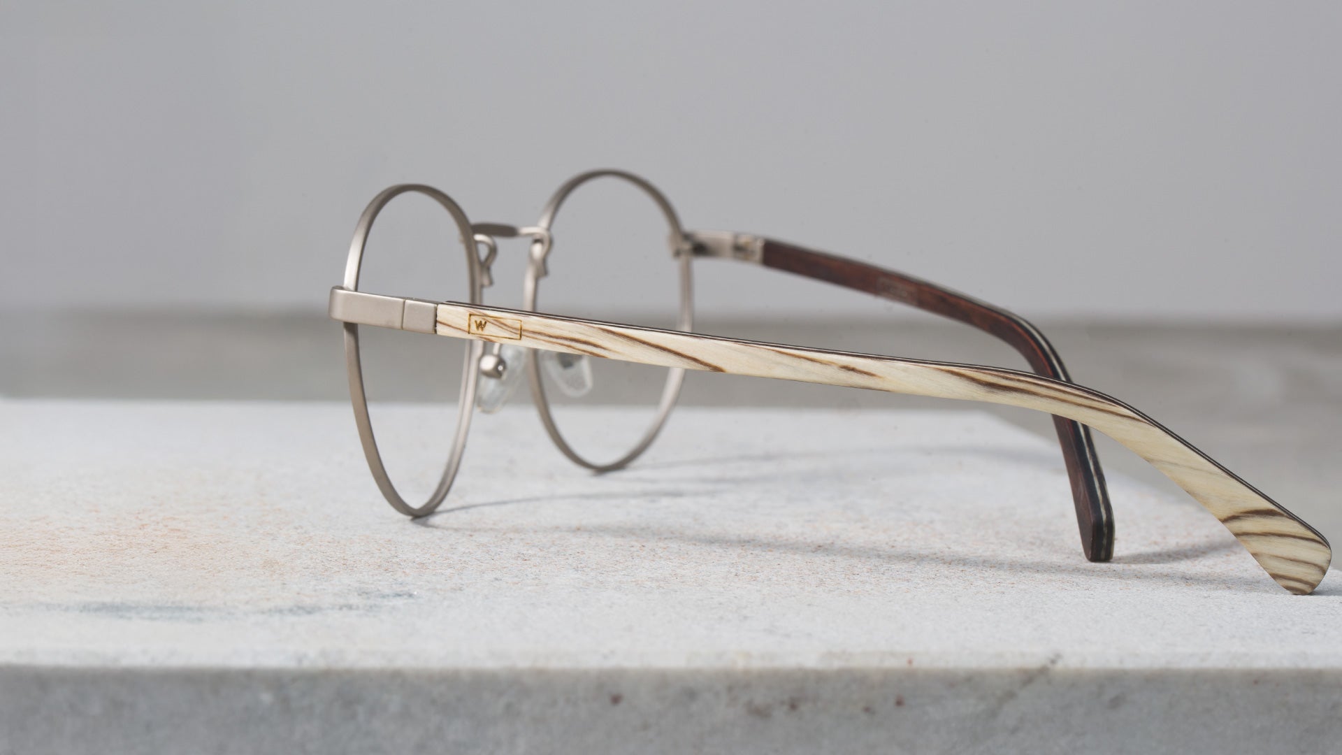 Óculos de Sol de Metal com Madeira | Woodz Retangular Dourado