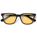 Carter Black com lente colorida amarela