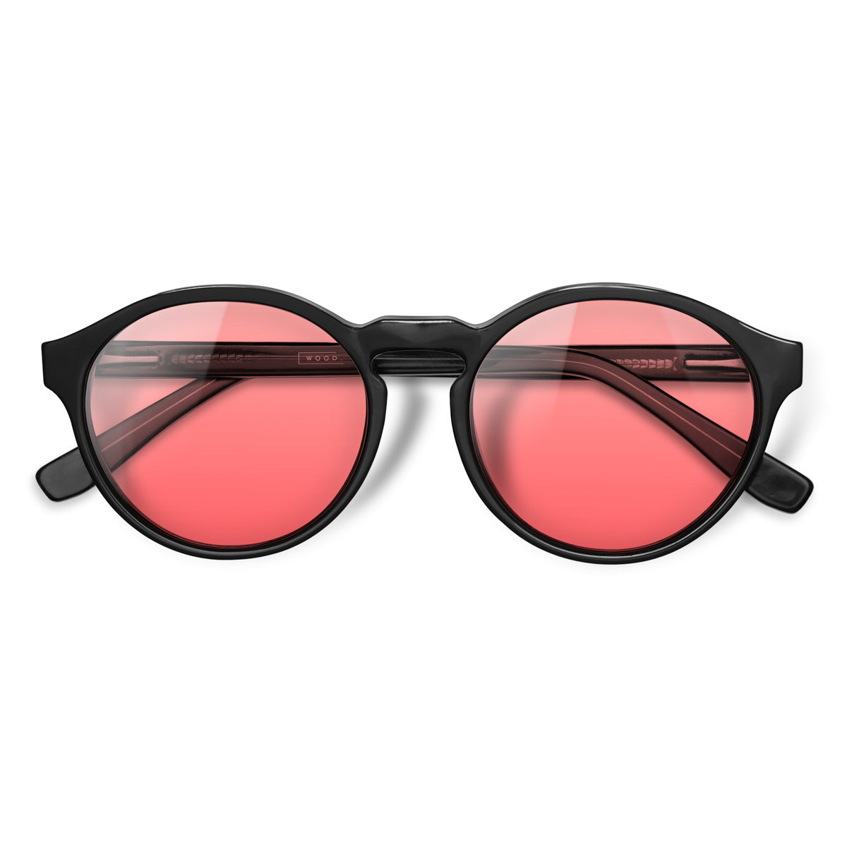 Elli Black com lente colorida vermelho