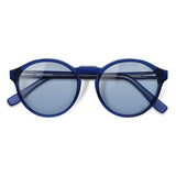 Elli Blue com lente colorida azul claro