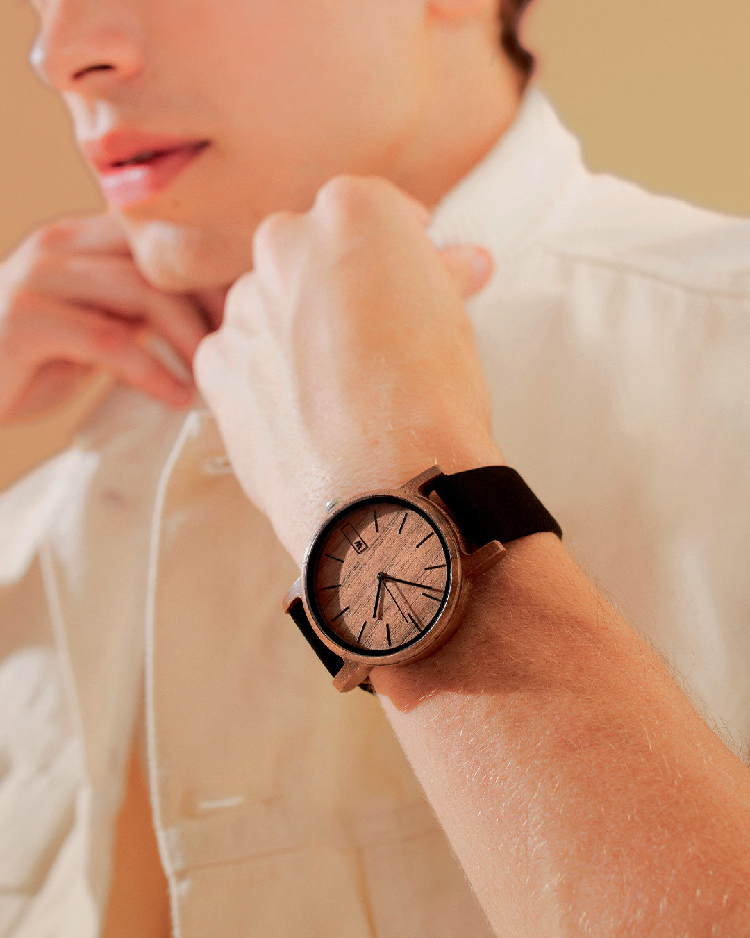 Relógio de Aço com Madeira | Woodz Moon Natura (Pulseira Couro Preto)