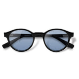 Nino Black com lente colorida azul clara