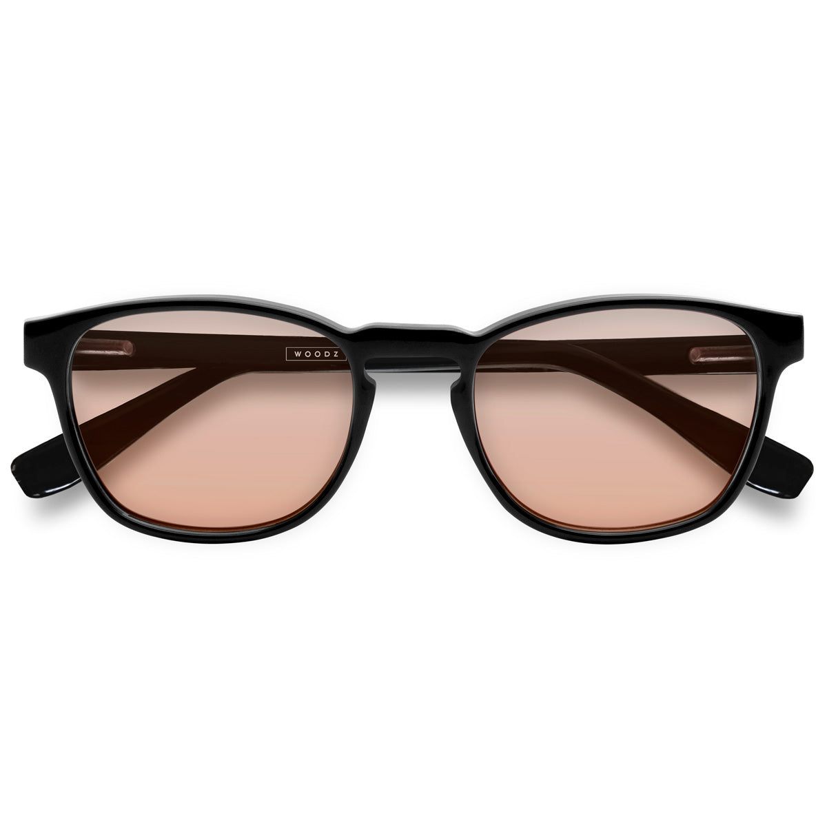 Olli Black com lente colorida laranja