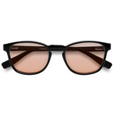 Olli Black com lente colorida laranja