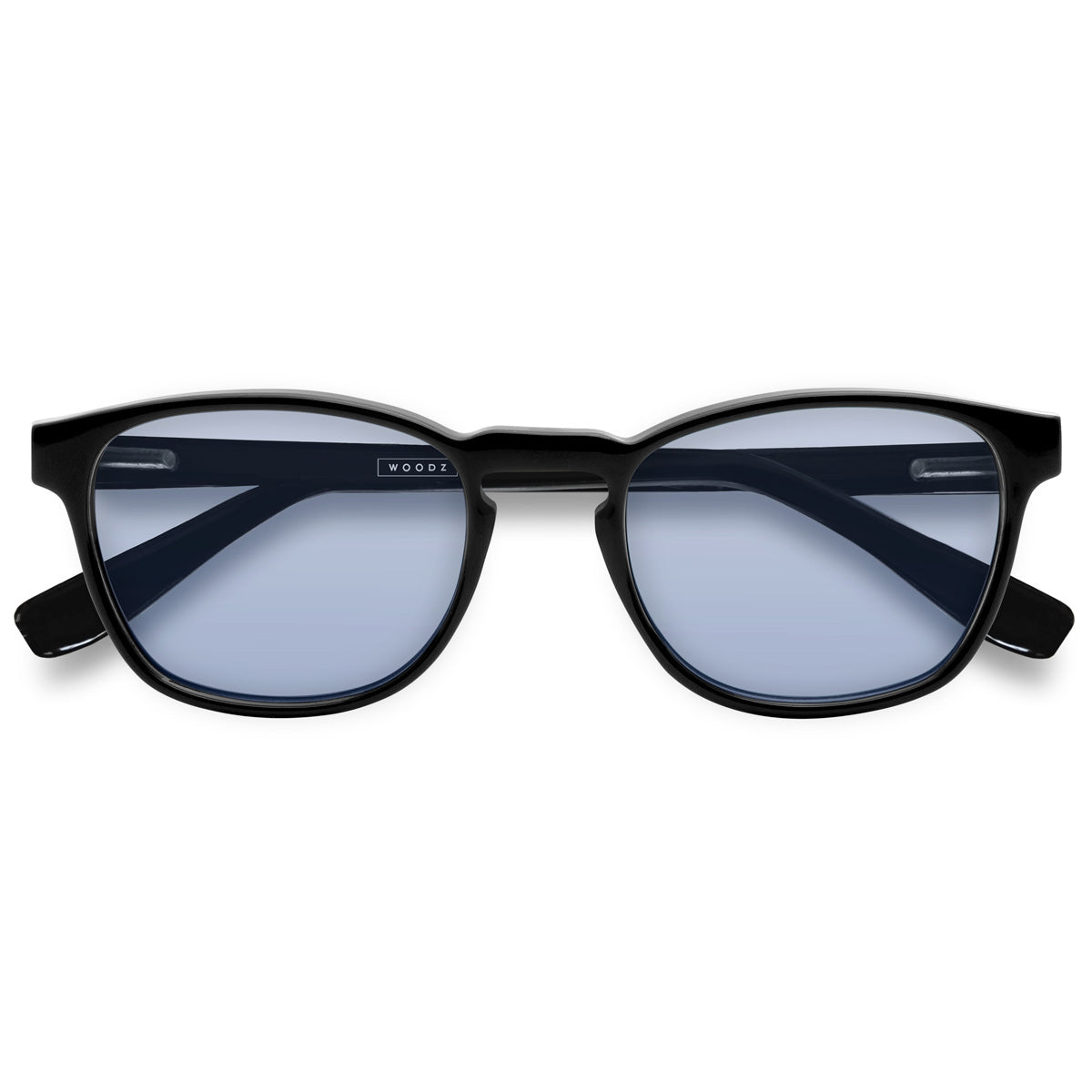 Olli Black com lente colorida azul claro