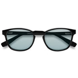 Olli Black com lente colorida verde claro