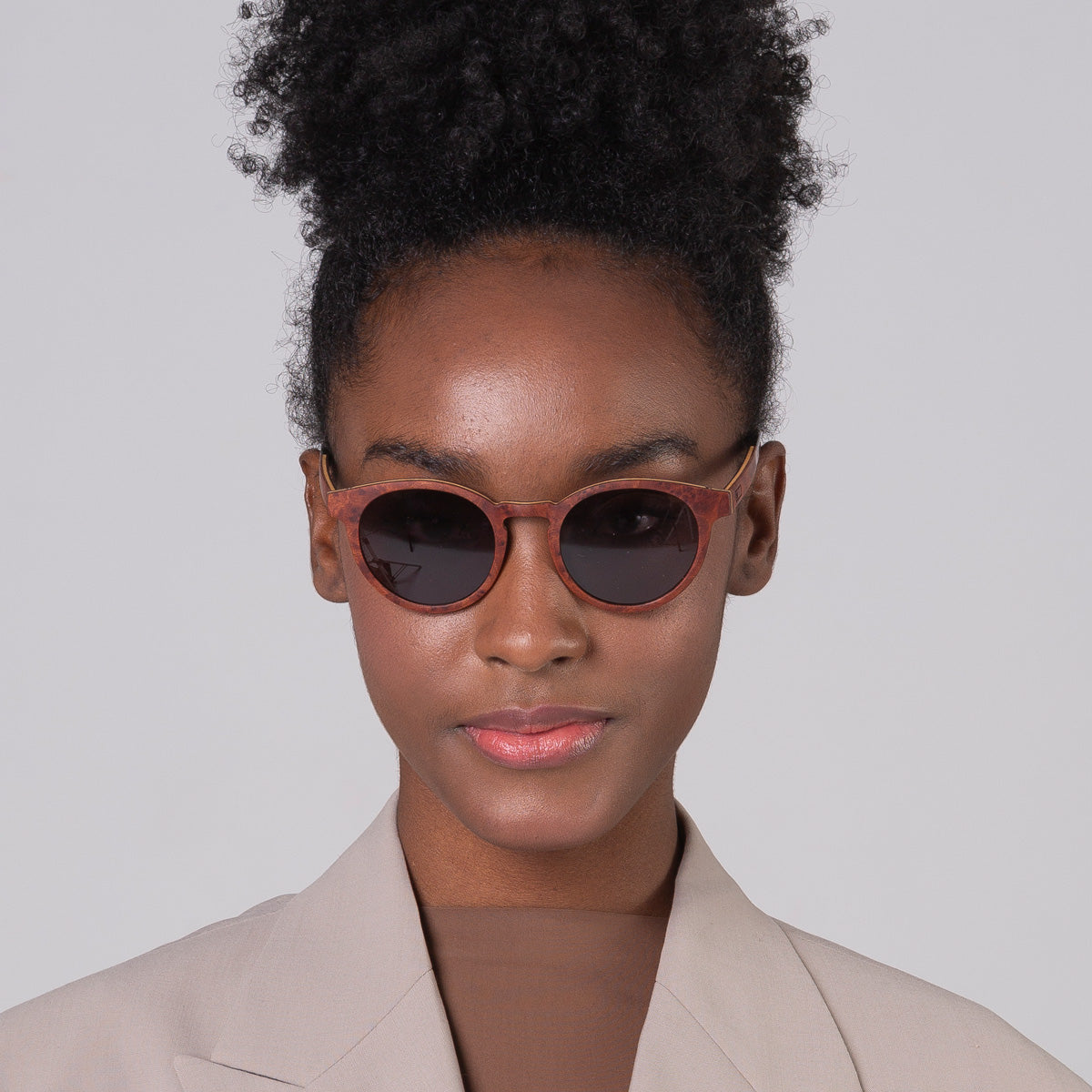 Taylor em modelo com rosto médio