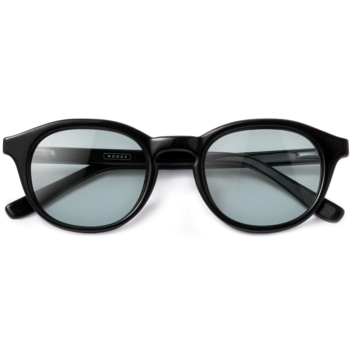 Toshi Black com lente colorida verde claro