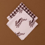 Lenços com estampas da Collab Woodz + DOD