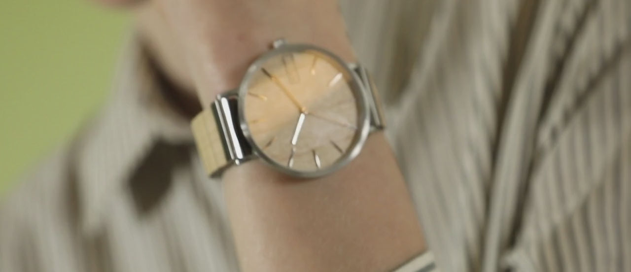 Relógio de Aço com Madeira | Woodz Moon Natura (Pulseira Couro Preto)