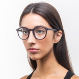 Elli Dark em modelo com rosto pequeno