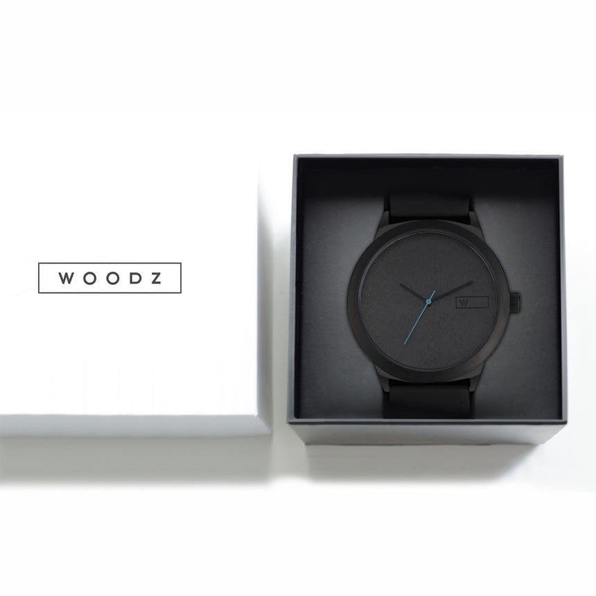 Relógio de Aço com Madeira | Woodz Titan Black (Pulseira Couro Preto)