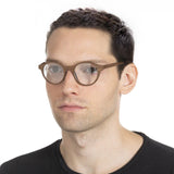 Nino Nut em modelo com rosto grande